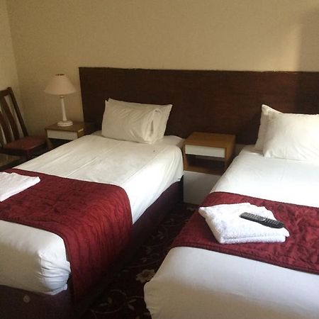 Harrow Bed & Breakfast Гарроу Екстер'єр фото