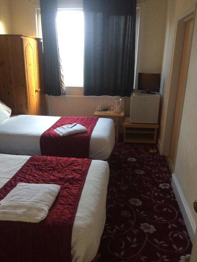 Harrow Bed & Breakfast Гарроу Екстер'єр фото