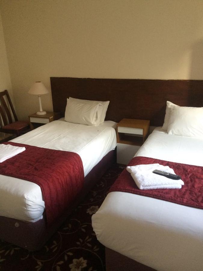 Harrow Bed & Breakfast Гарроу Екстер'єр фото