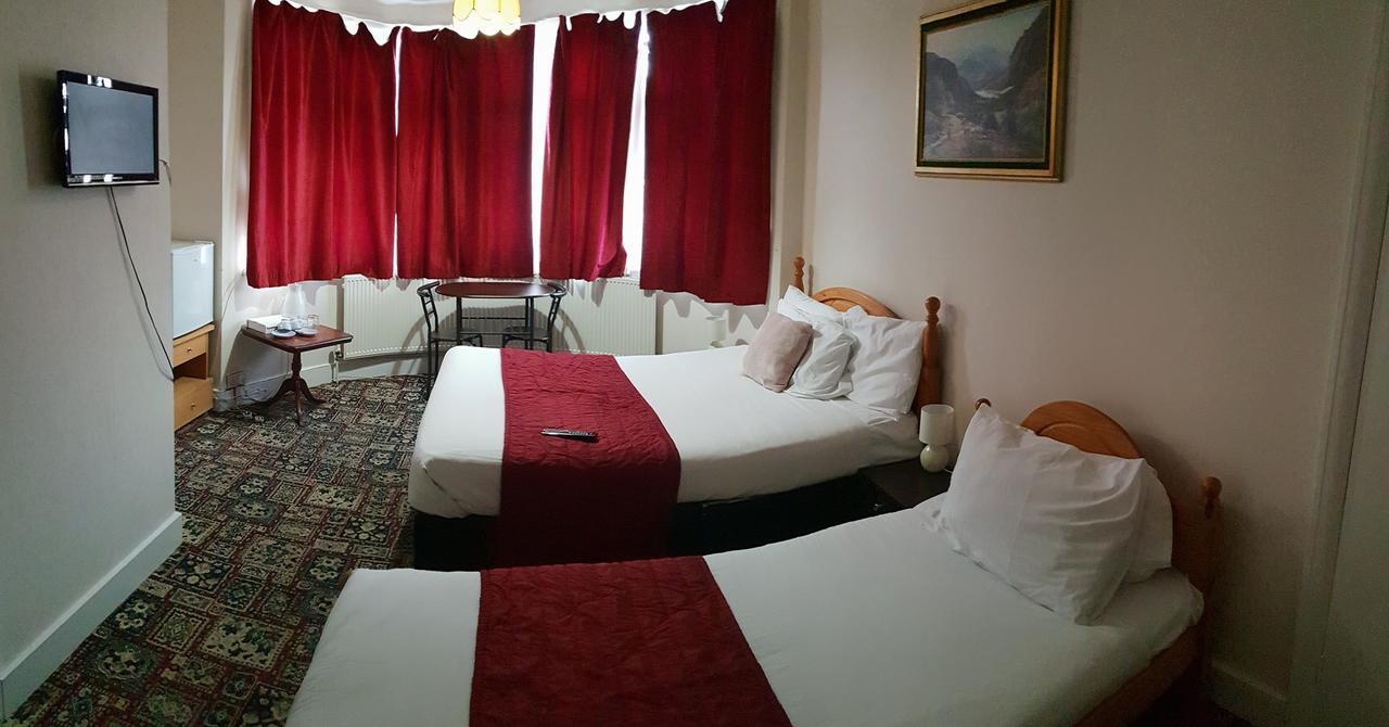 Harrow Bed & Breakfast Гарроу Екстер'єр фото