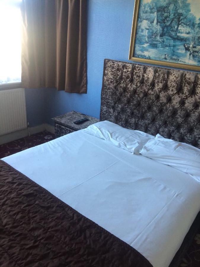 Harrow Bed & Breakfast Гарроу Екстер'єр фото
